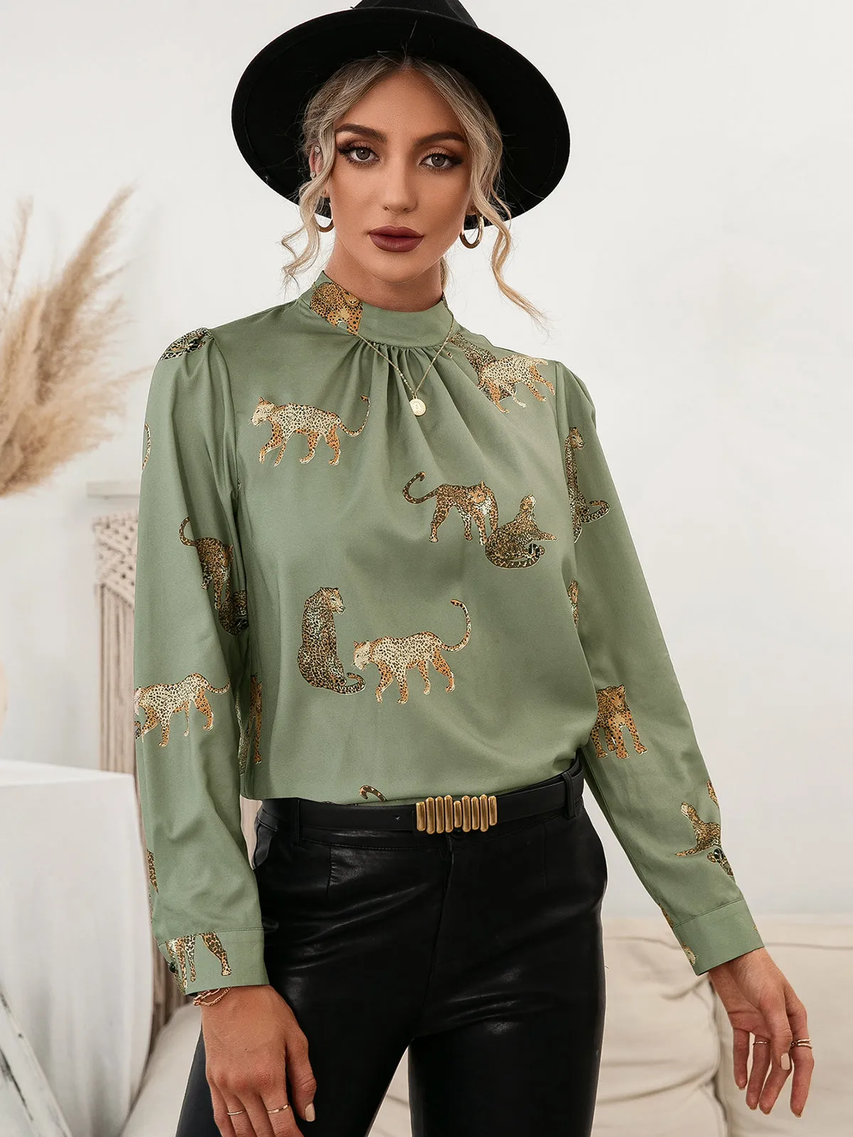 *APP EXCLUSIVE* Leopard Graphic Mock Neck Puff Sleeve Blouse