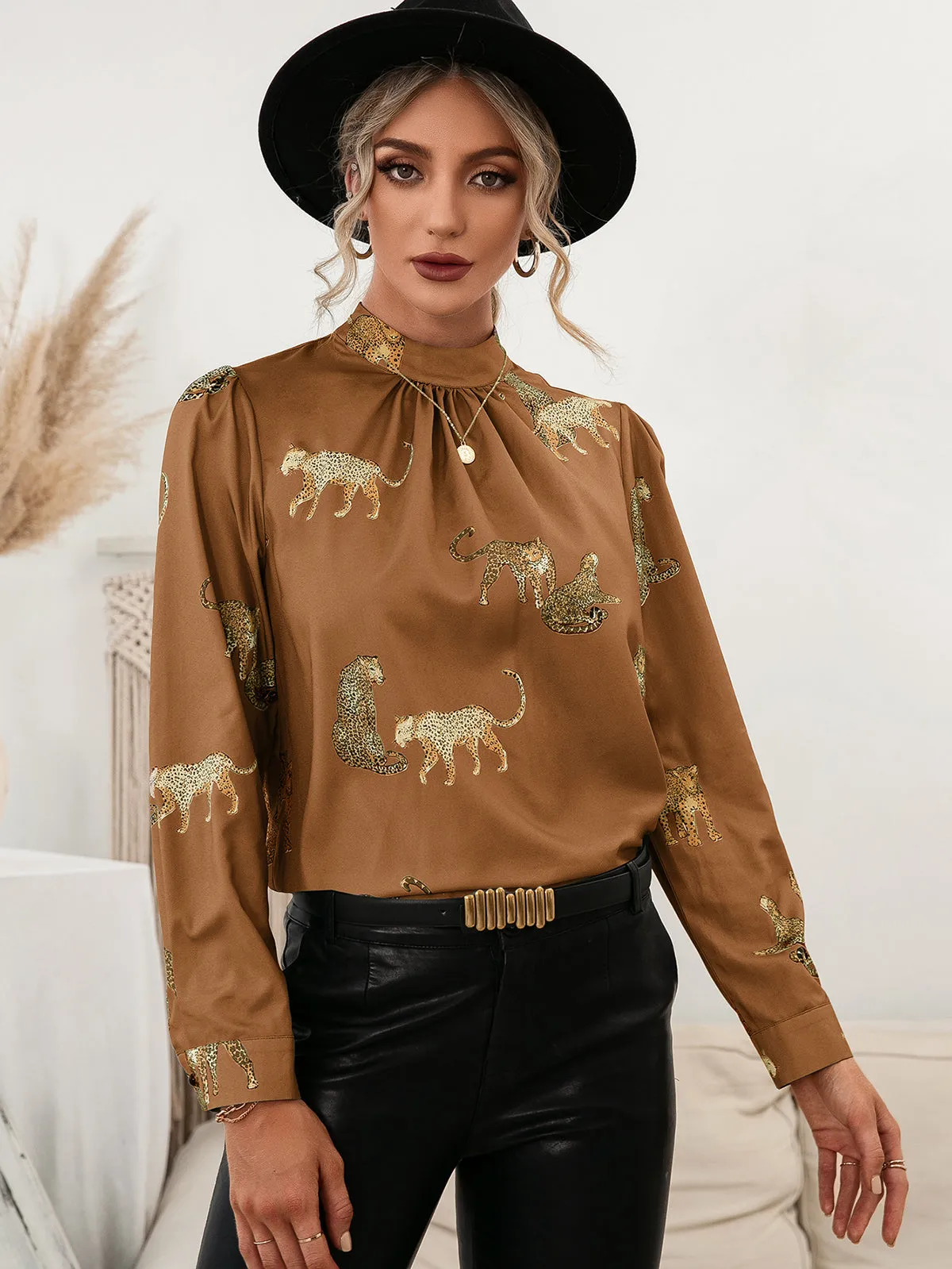 *APP EXCLUSIVE* Leopard Graphic Mock Neck Puff Sleeve Blouse