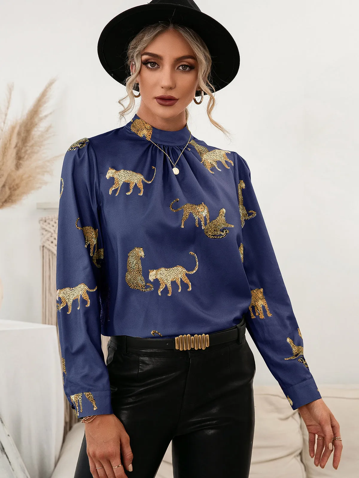 *APP EXCLUSIVE* Leopard Graphic Mock Neck Puff Sleeve Blouse