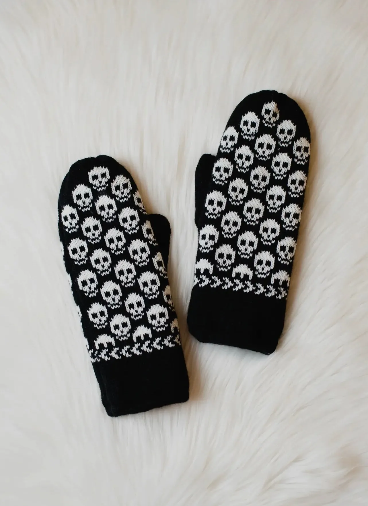 Black Skull Pattern Knit Mittens