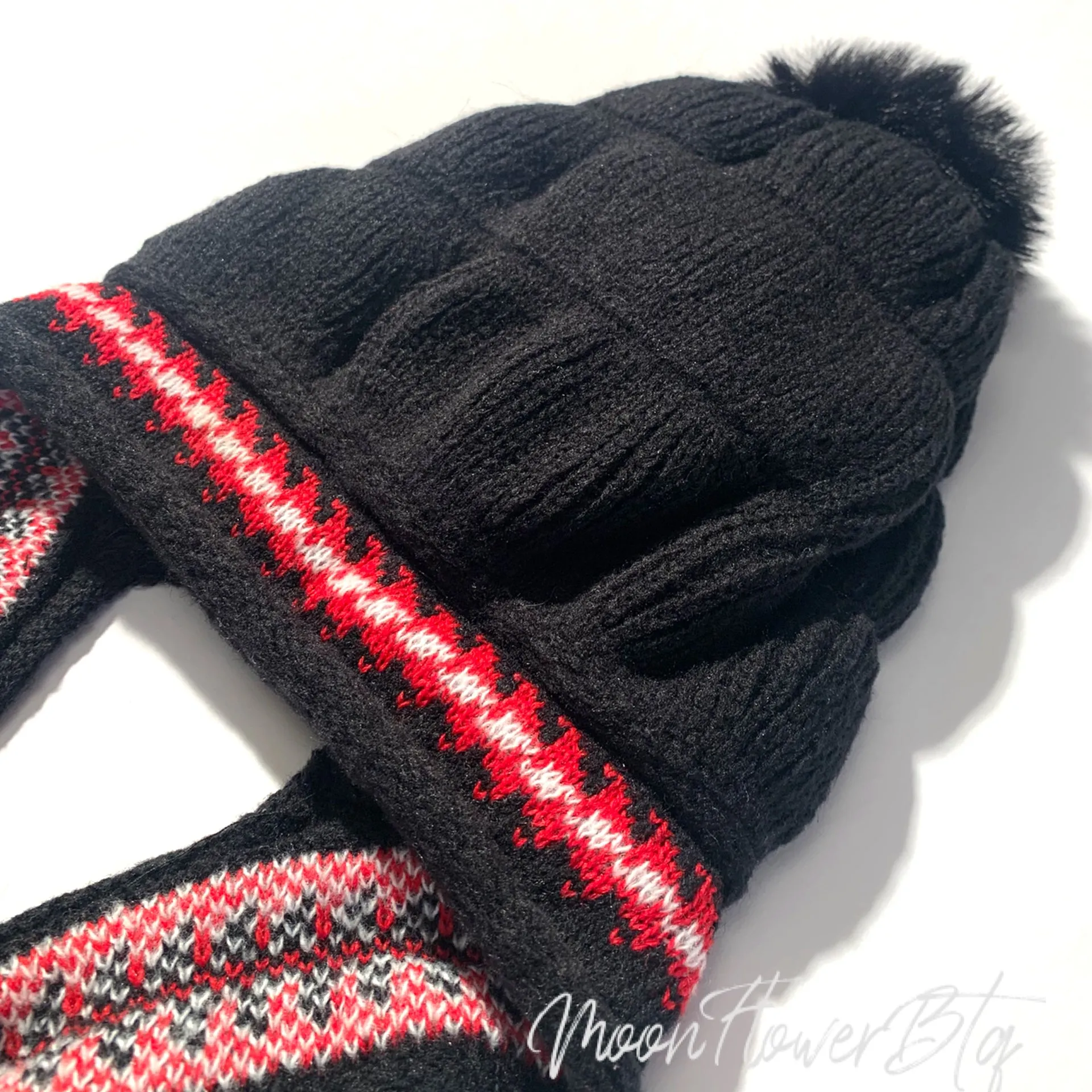 Black Winter Knit Pom Pom Beanie Hat