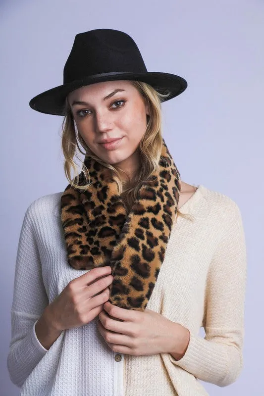 FAUX FUR LEOPARD SHORT SCARF