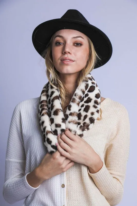 FAUX FUR LEOPARD SHORT SCARF