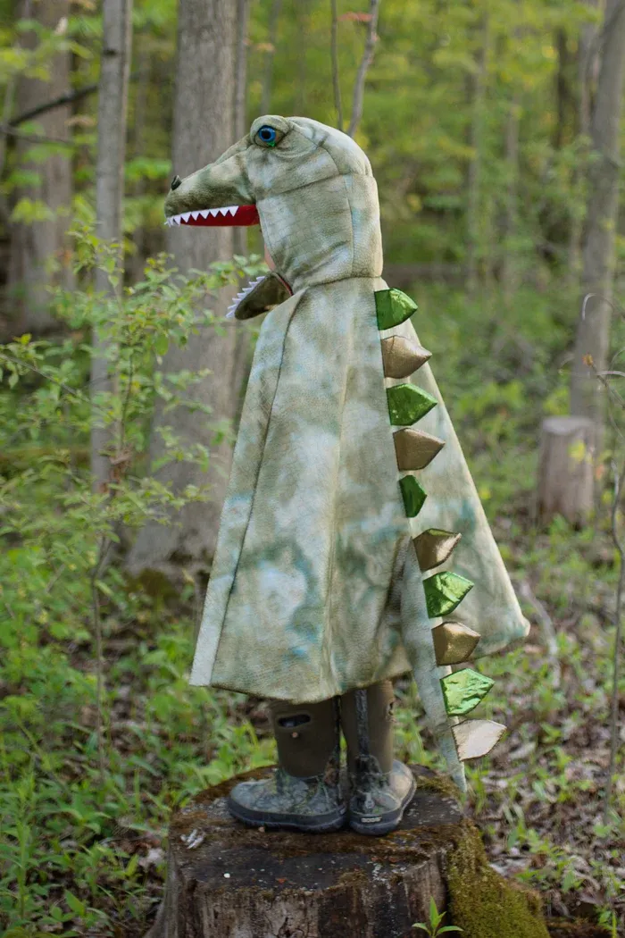 Great Pretenders Grandasaurus T-Rex Cape with Claws