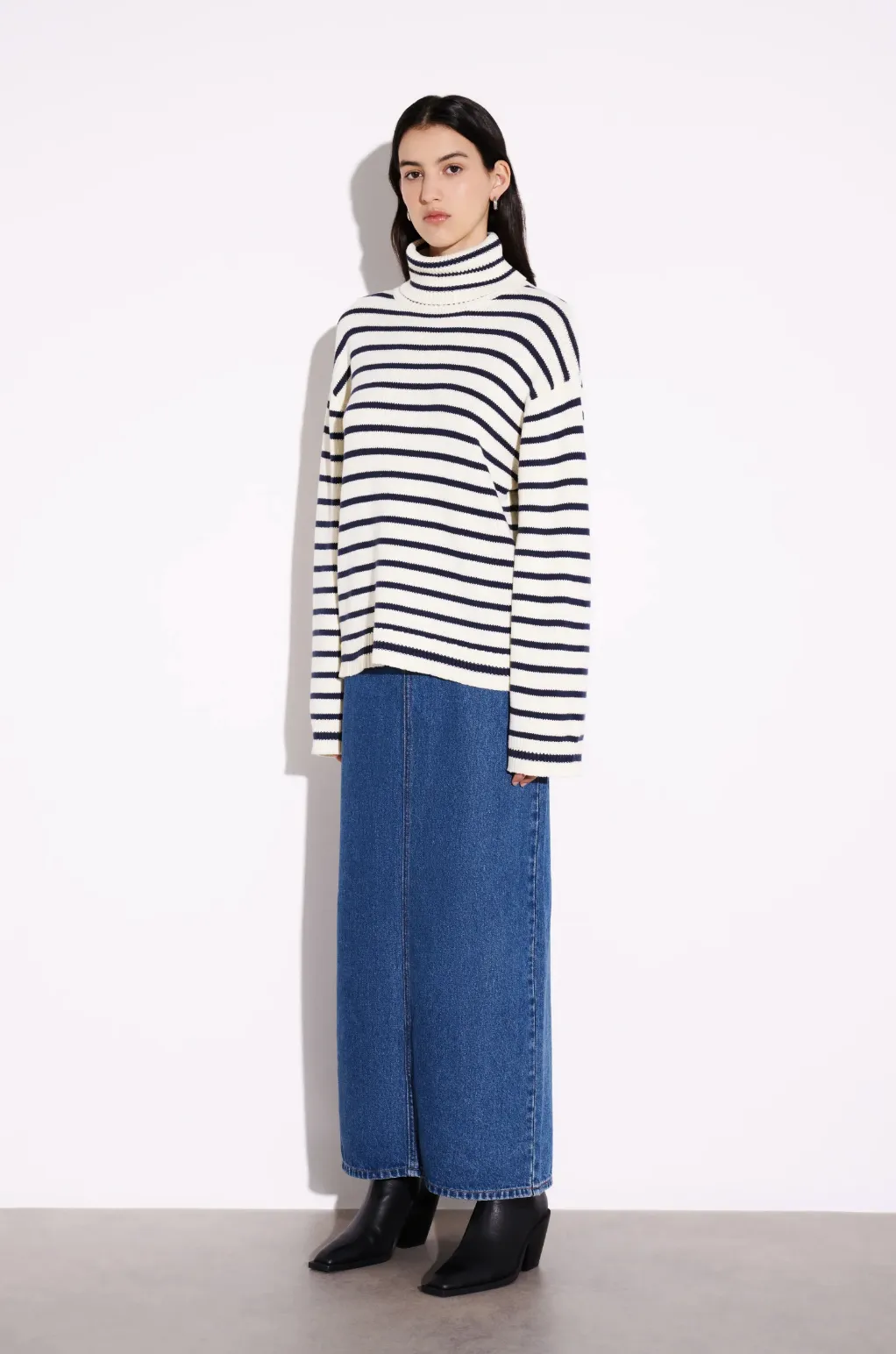 KAI TURTLENECK - NAVY STRIPE