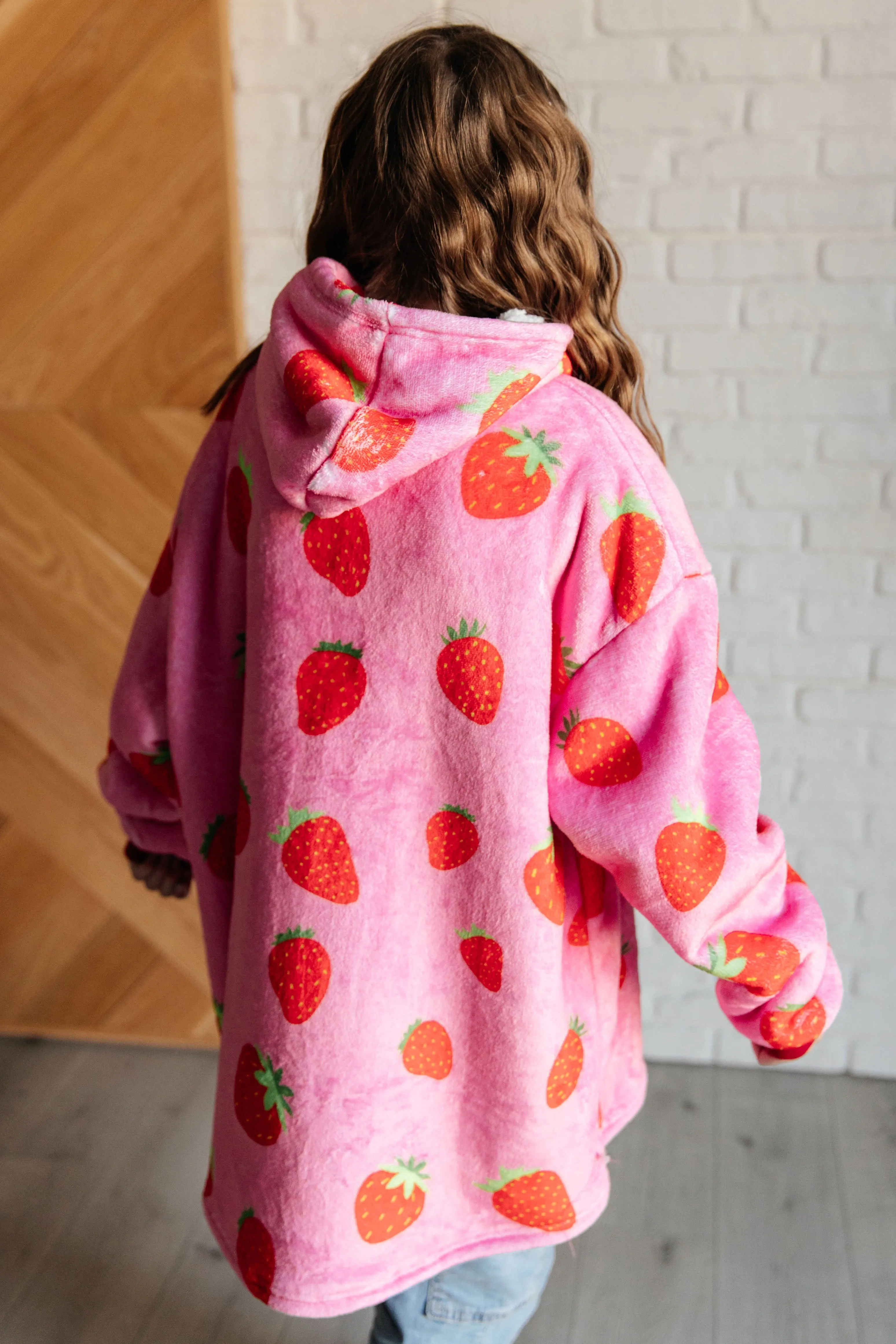 Kids Oversized Hoodie Blanket in Strawberry - 12/6