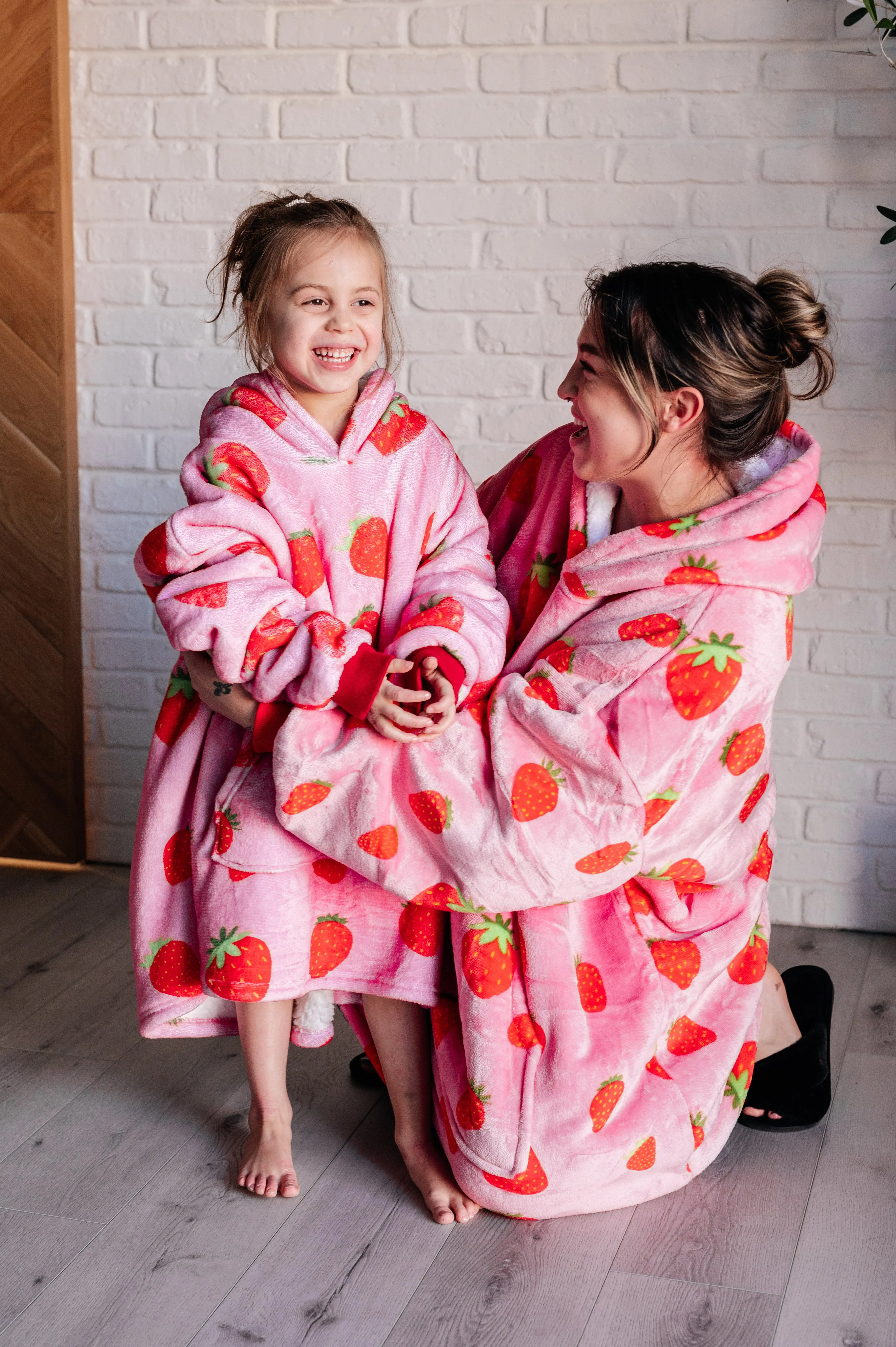 Kids Oversized Hoodie Blanket in Strawberry - 12/6