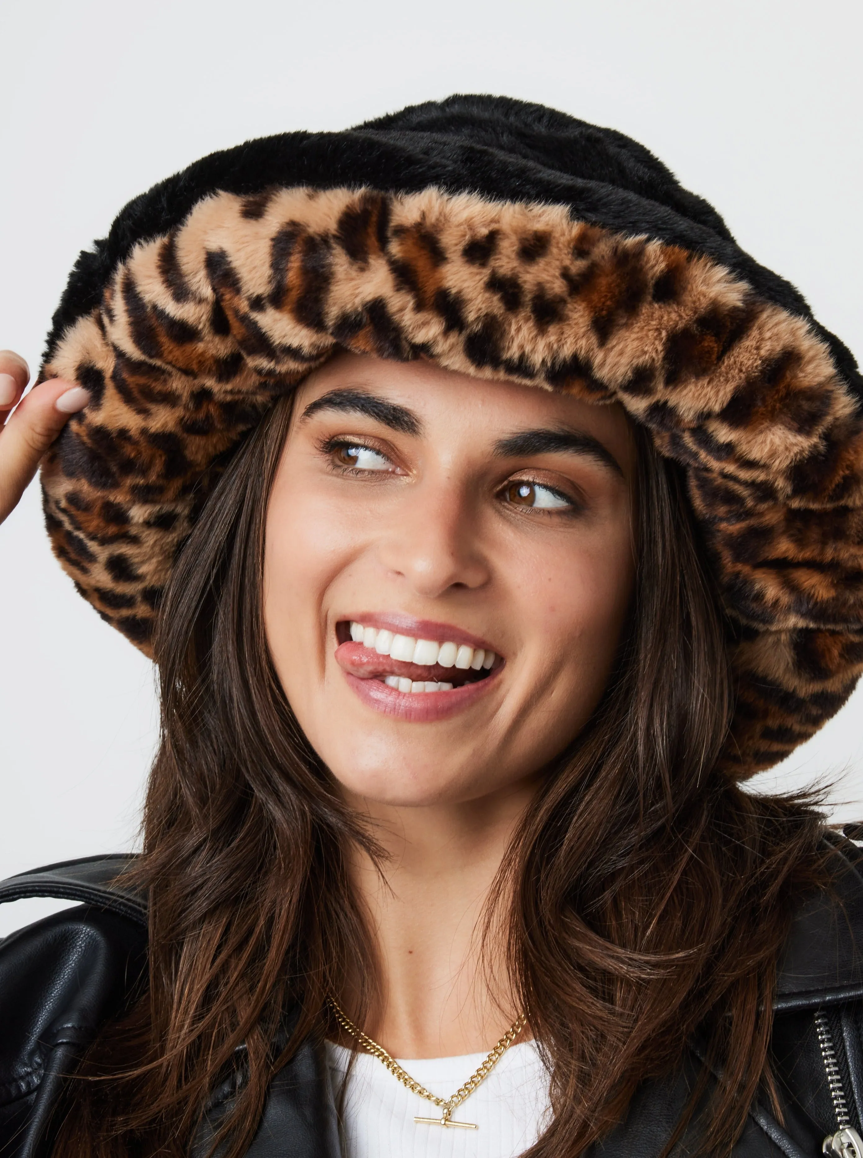 Oversized Fur Plush Bucket Hat in Black and Leopard