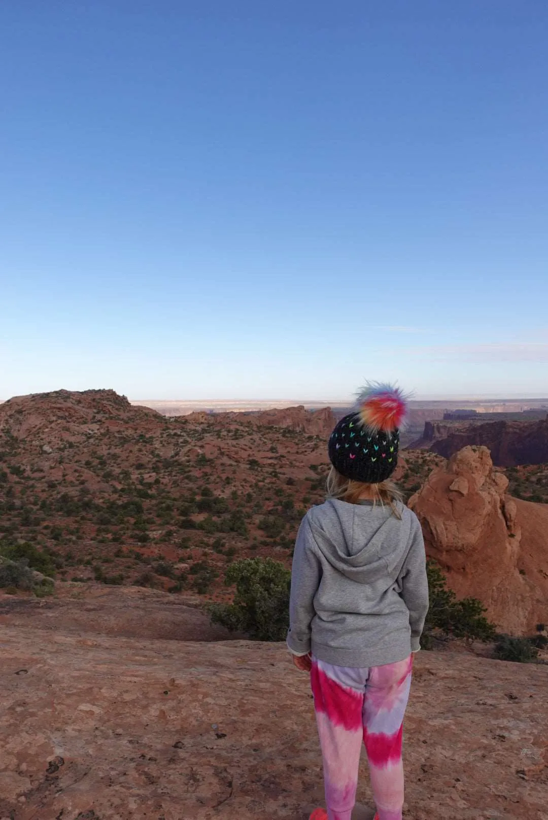 Youth Knit Hearts Pom Hat | Gray Rainbow